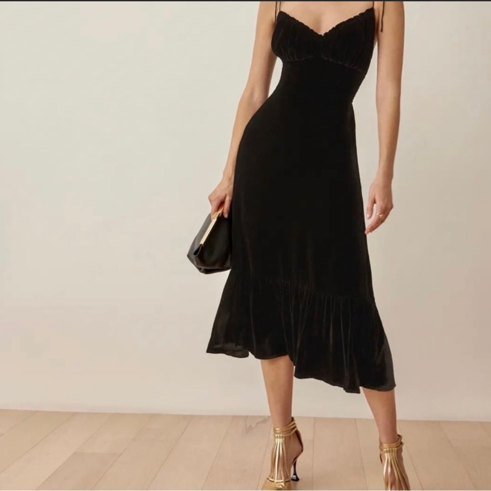 Glamorous Classic Dress